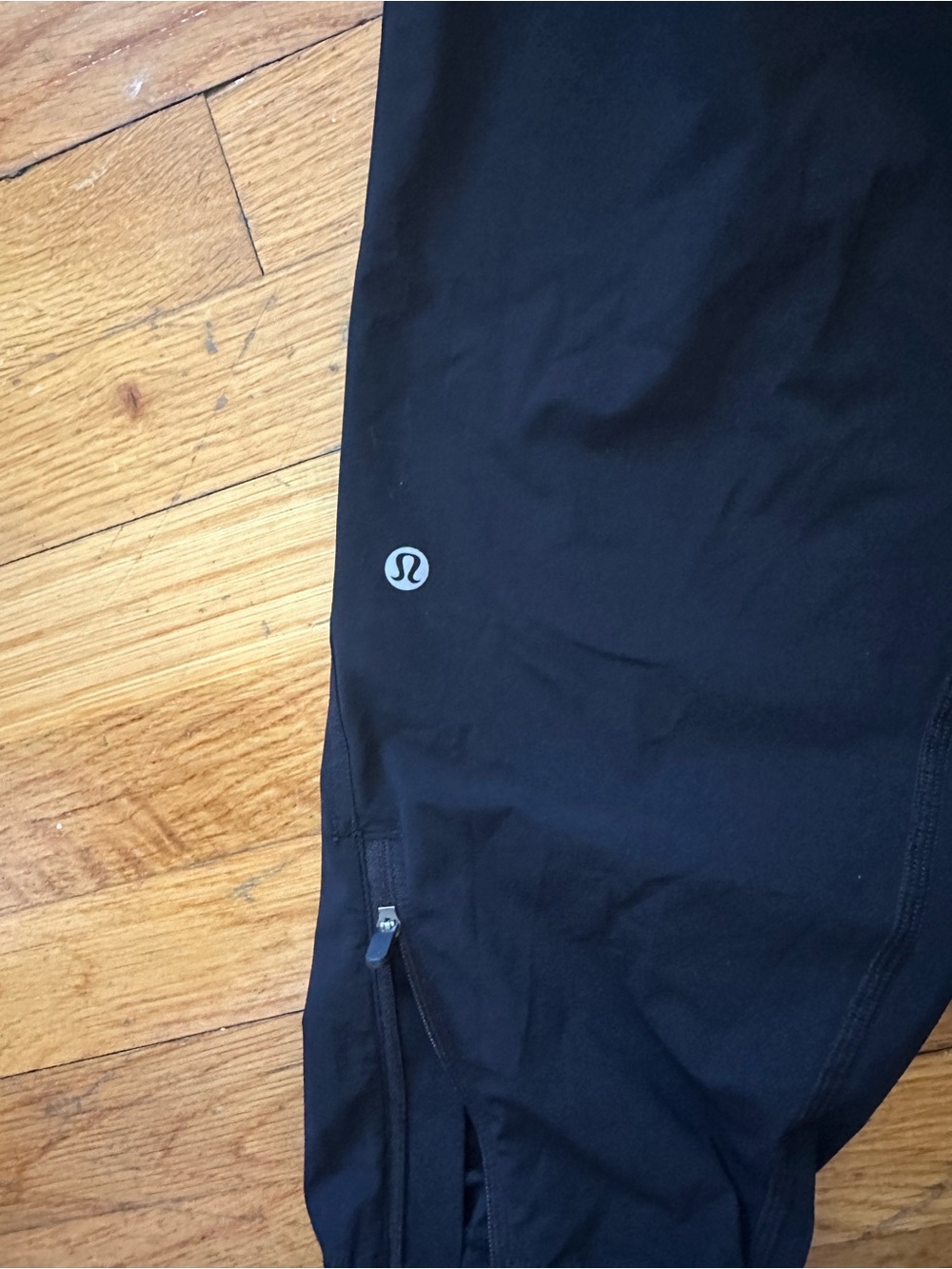 Lululemon Women’s Black Jogger Pants - Picture 4 of 4